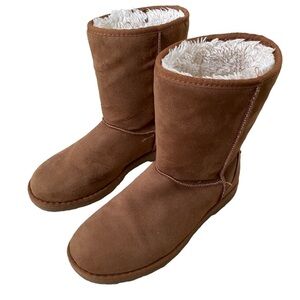 MAKALU Camel Suede-Like Boots Faux Fur Interior Women Size 7.5, 7-1/2